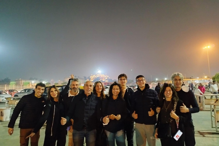 Delhi: Old Delhi, Akshardham Temple, and Light Show Tour English Language Guide