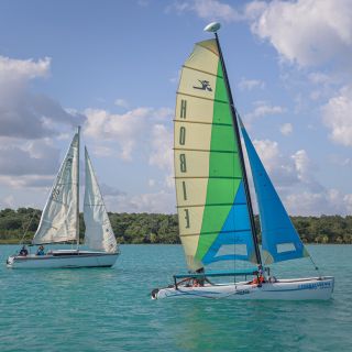 Bacalar: Group Sailing Tour with Guide