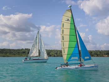 Bacalar: Group Sailing Tour with Guide