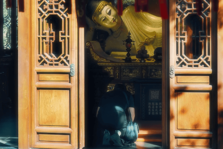 Shanghai Hanzi Meditation Experience at Jade Buddha Temple