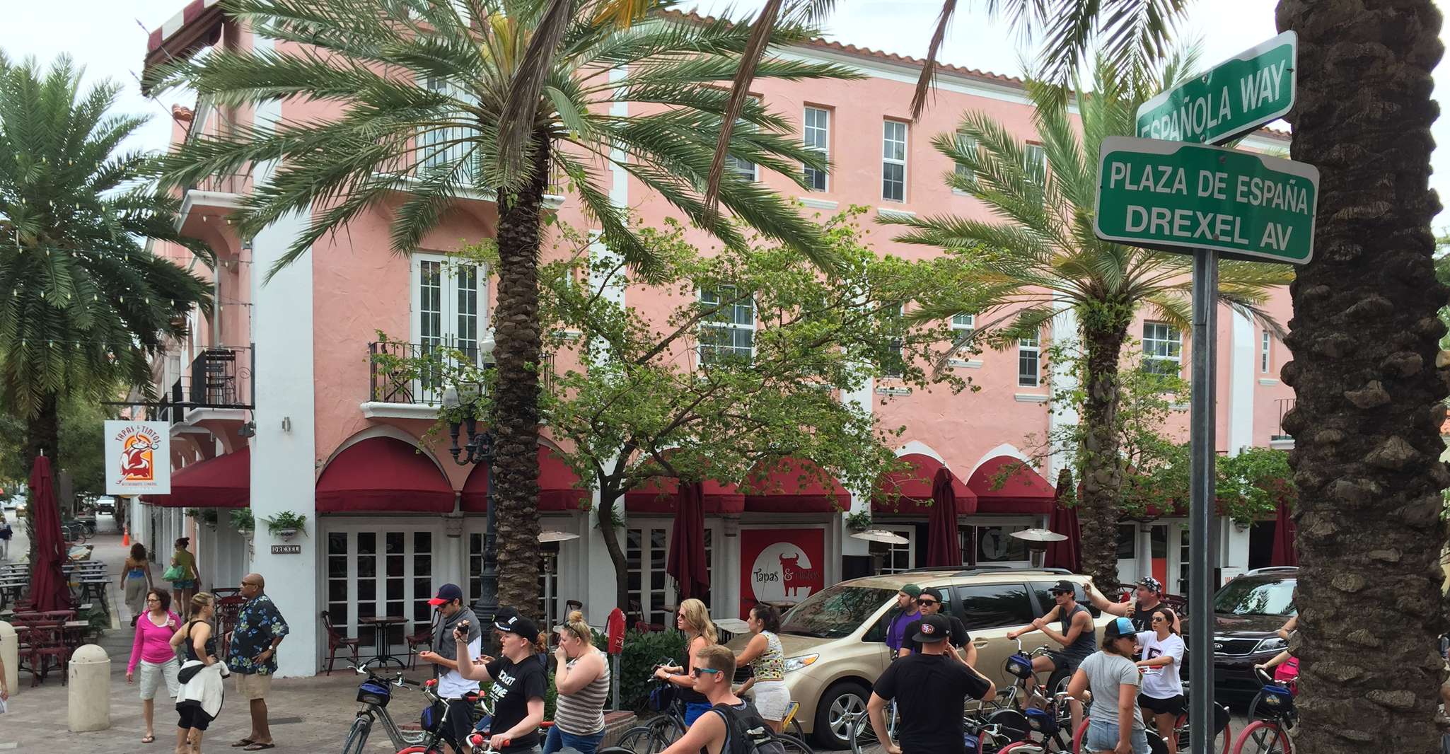 Miami, 2-Hour Art Deco Bike Tour - Housity
