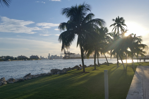 Miami: 2-Hour Art Deco Bike Tour Miami: Miami Beach Bike Tour