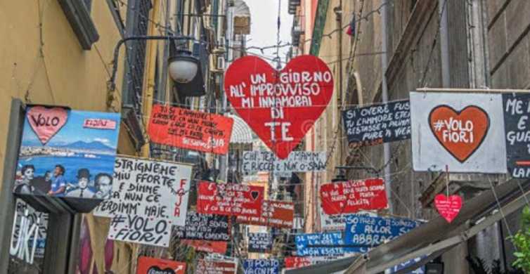 Nápoles: El Barrio Español, el Arte Callejero y el Mercado Local