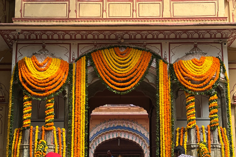 Jaipur: Magical walking tour of historical palaces