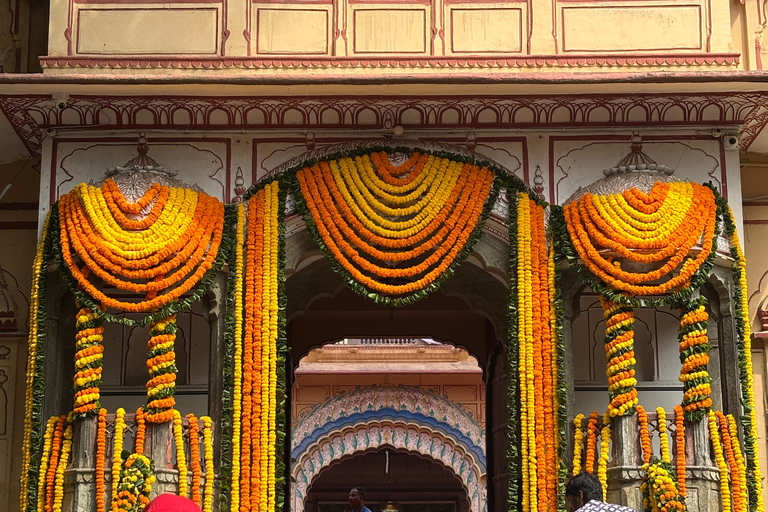 Jaipur: Magical walking tour of historical palaces