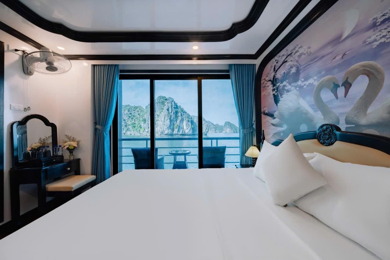 Hanoi: Luxuskreuzfahrt in der Lan-Ha-Bucht mit eigenem Balkon, Mahlzeiten