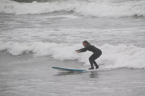 Lima: 2-Hour Surf Lesson in Miraflores Private Surf Lesson