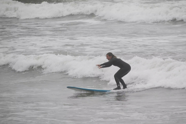 Lima: 2-Hour Surf Lesson in Miraflores Private Surf Lesson