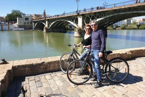 Seville: Bike Rental