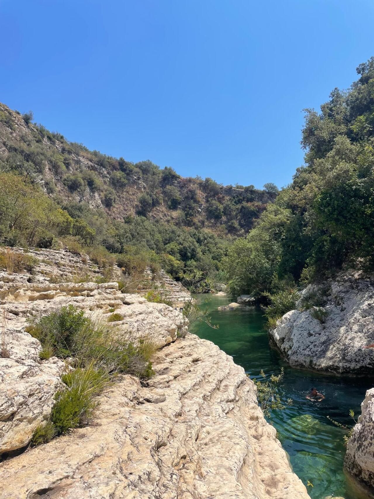 Cavagrande Sizilien: Trekking zwischen Canyons, Wasserfällen und natürlichen Seen