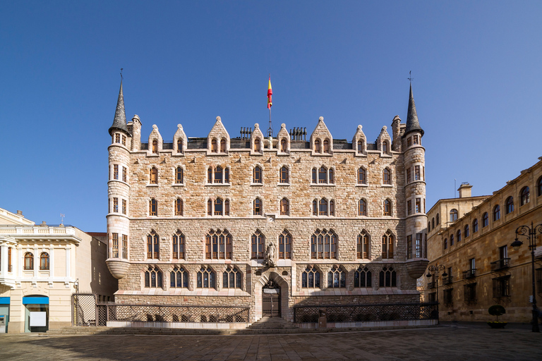 León: Spanish Walking Tour of City and Cathedral