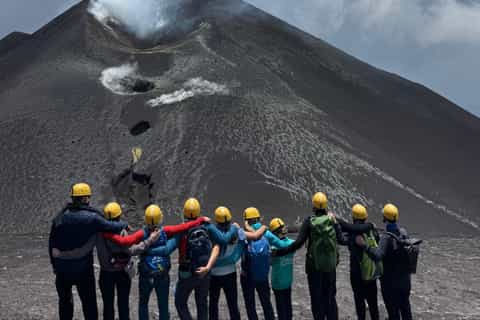ハエンの山頂 エトナ山：火山ガイド付き山頂火口トレッキング 3350 m - 2026件（実際