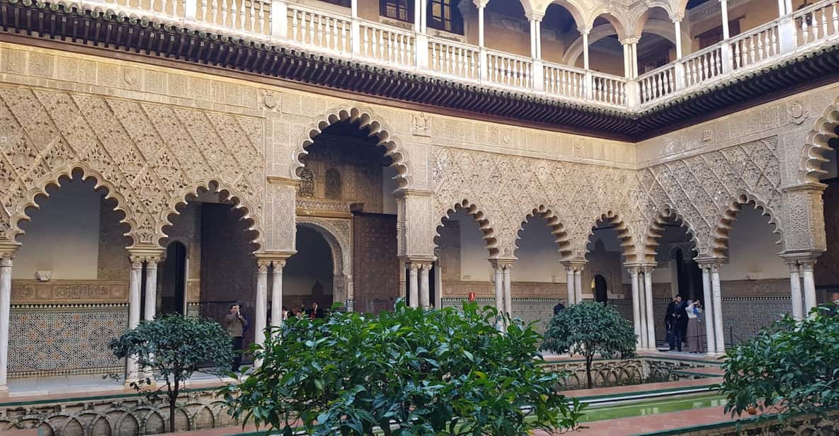 Seville: Alcázar, Cathedral and Giralda Tour with Tickets