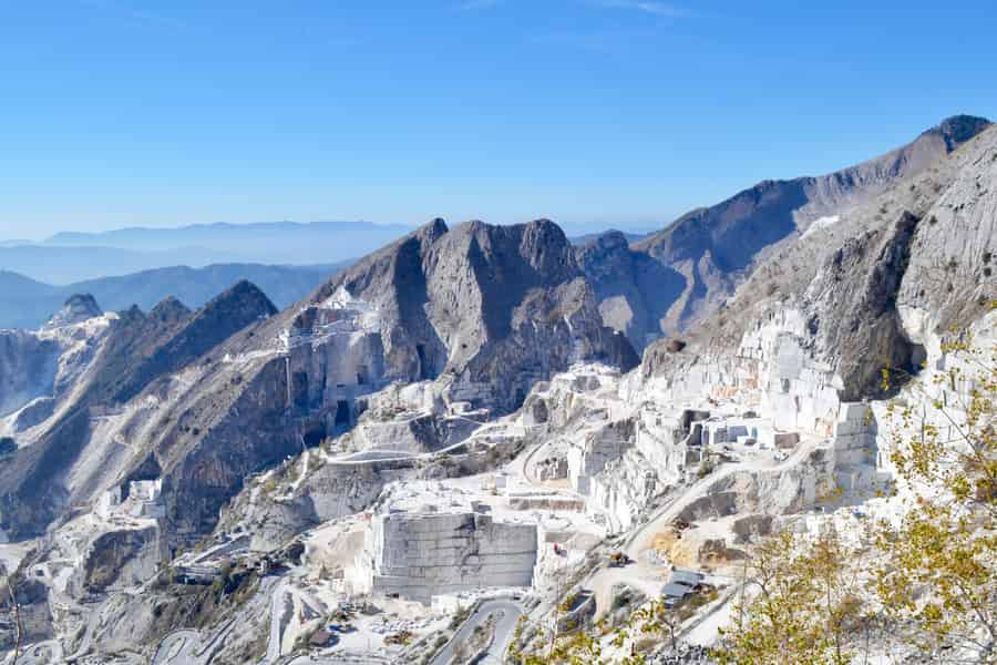 Von Carrara aus: Marmorsteinbrüche-Tour mit dem Jeep und Lardo-Verkostung. Foto: GetYourGuide