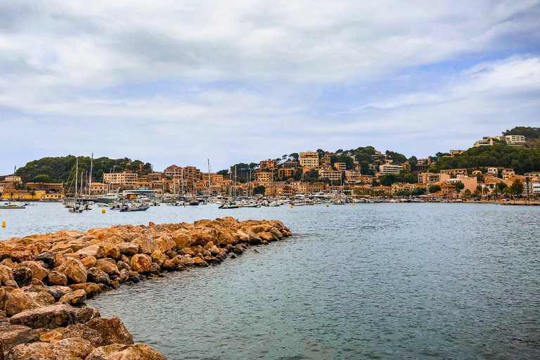 Palma de Mallorca: Private Guided Tour with Your Mobile Phone Palma de Mallorca: Private Guided Tour
