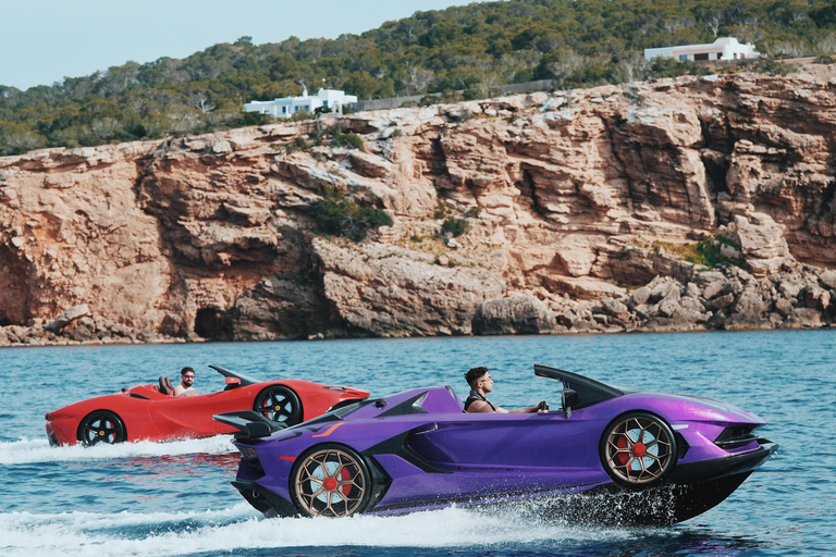 Excursie in JetCars - Supersportwagen SVJ of SF90 Water op IbizaExcursie van een halve dag in JetCar: Super watersportwagen op Ibiza
