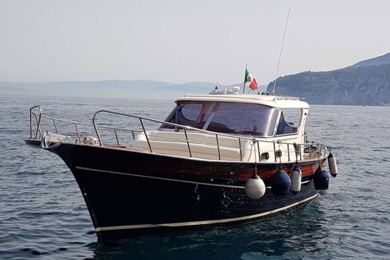Ab Sorrent: Ganztägige Bootsfahrt nach Positano und Amalfi