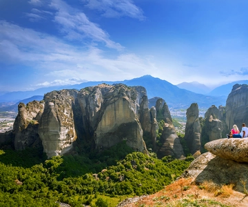 Athens: Meteora Tour with Local Guide and Greek Lunch