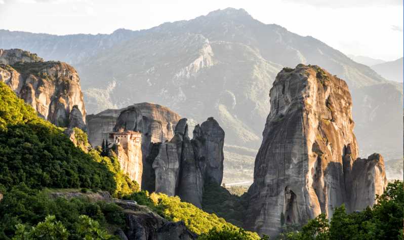 Thessaloniki: 2-Day Scenic Train Trip to Meteora with Hotel