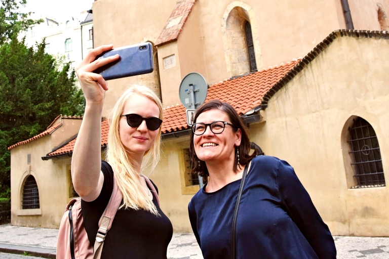 Prague: Old Town and Jewish Quarter Tour Group Tour in Russian
