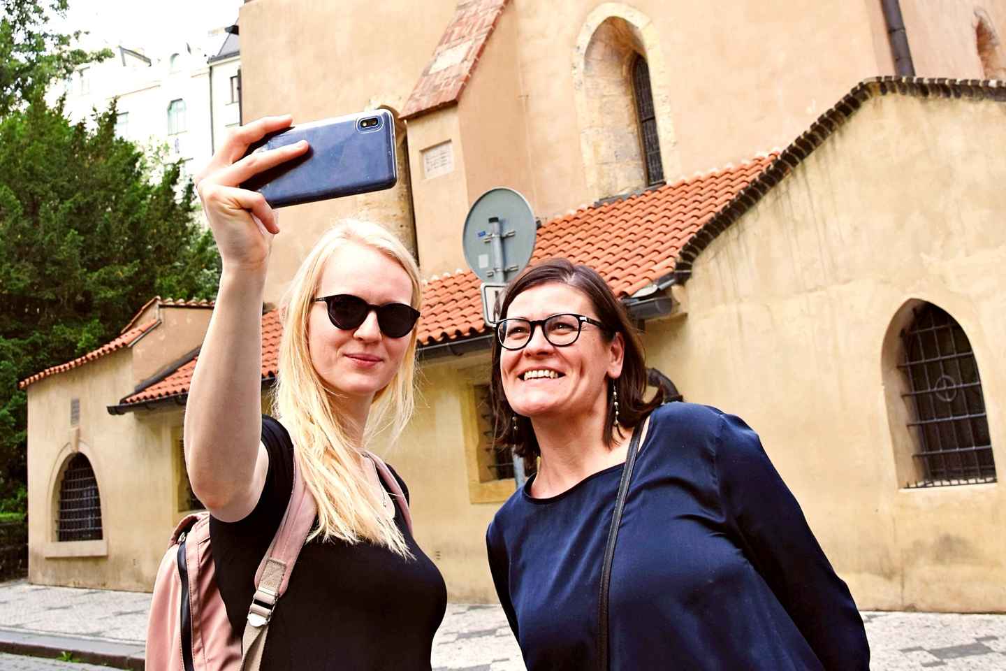 Prague: Old Town and Jewish Quarter Tour - Group Tour in English