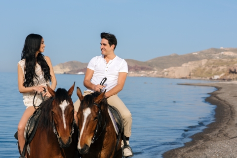 Santorin : Randonnée à cheval privée exclusive avec pique-niqueVisite exclusive avec surprise (finger food et vin)