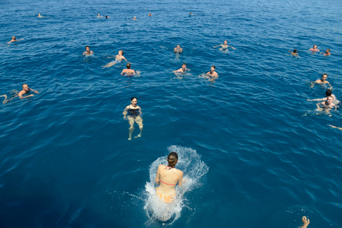 Réthymnon: croisière en bateau pirate avec arrêts de baignade