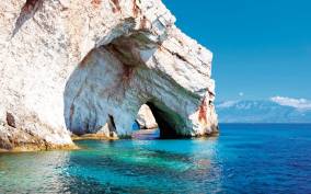 From Kefalonia: Blue Cave Boat Cruise & Shipwreck Photo Stop