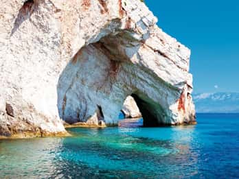 From Kefalonia: Blue Cave Boat Cruise & Shipwreck Photo Stop