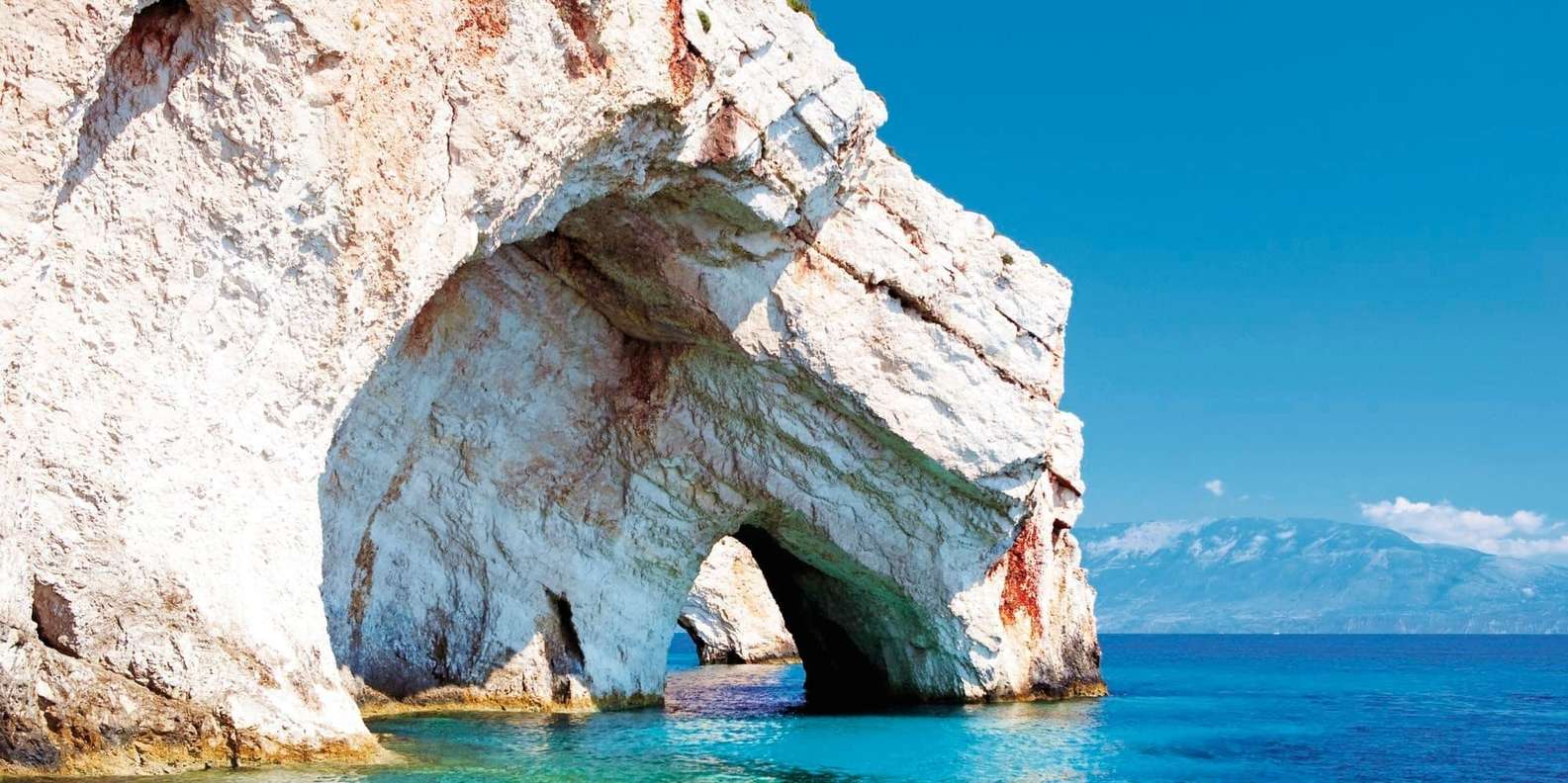 ケファロニア島発：青の洞窟ボートクルーズと難破船の写真撮影 | GetYourGuide