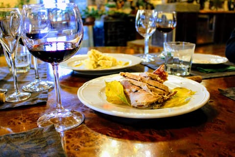 Rome: Private 3.5-Hour Castelli Romani Wine Tasting Tour