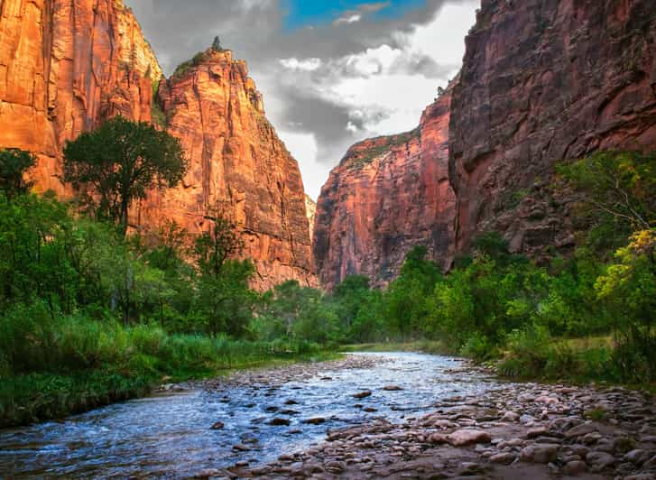 From Springdale The Zion Narrows Hike With Lunch GetYourGuide