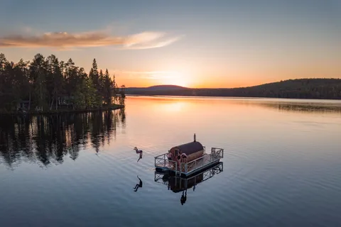 Rovaniemi: Sauna Boat Scenic Lake Cruise
