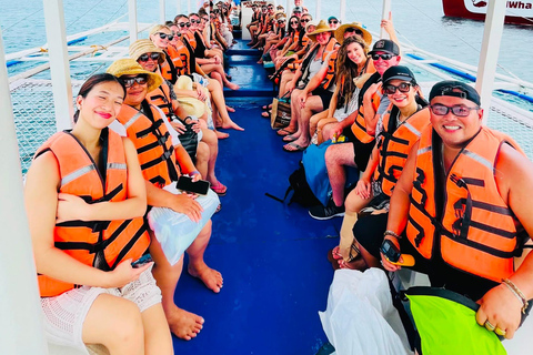 Boracay Budget Shared Boat Island Tour with Lunch