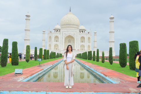 Agra : Visite du Taj Mahal et du Fort d&#039;Agra avec transfertVoiture avec chauffeur+ Guide privé+ Entrée des monuments+ Déjeuner