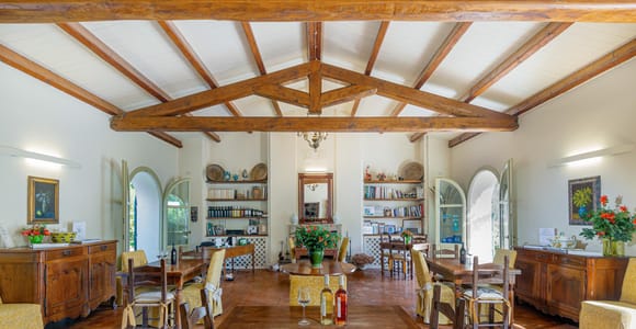 Alghero: Guided Wine and Oil Tasting at a Boutique Winery