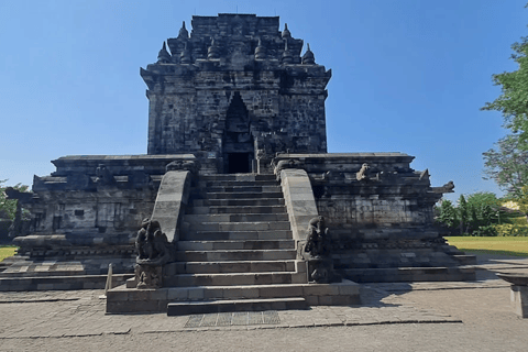 From Yogyakarta:Borobudur Climb with Ticket & Mendut Temple