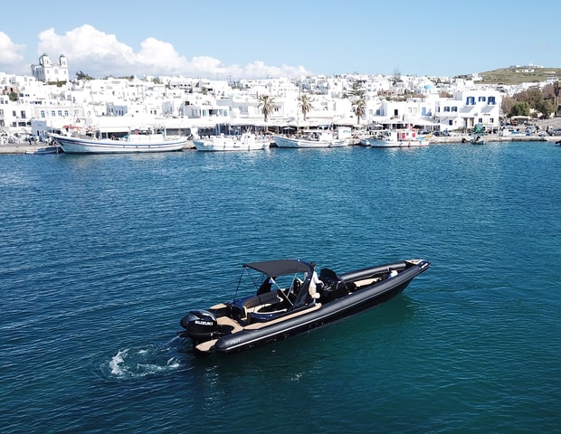 Private full-day boat cruise from Mykonos to Paros island