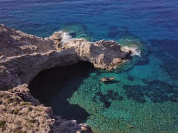 Private boat cruise Antiparos, Despotiko & Panteronisia