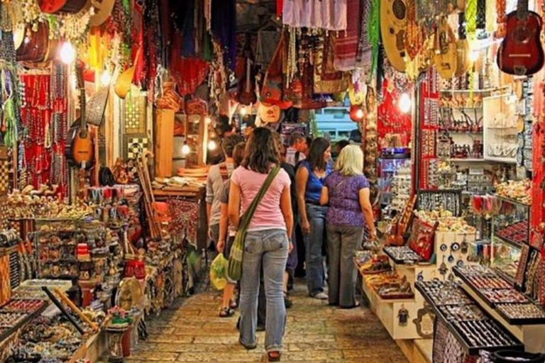 Mumbai: Exclusive Half-Day Shopping Tour with Guide (Only Guide Service )