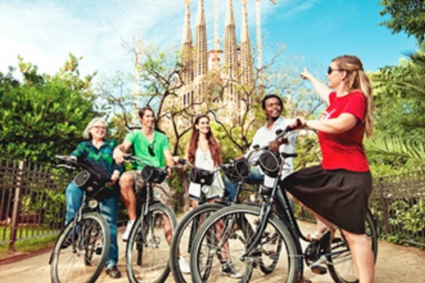 Barcelona Bike Tour z przerwą na tarasie przy plażyMorning Bike Tour w / Break on a Beach Terrace Bar