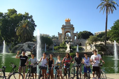 Barcelona Highlights Bike Tour: Cycle along the beach!