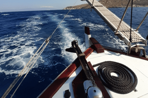 Mykonos: Passeio de barco ao pôr do sol com lanches e bebidasCruzeiro ao pôr do sol em Mykonos e Little Venice