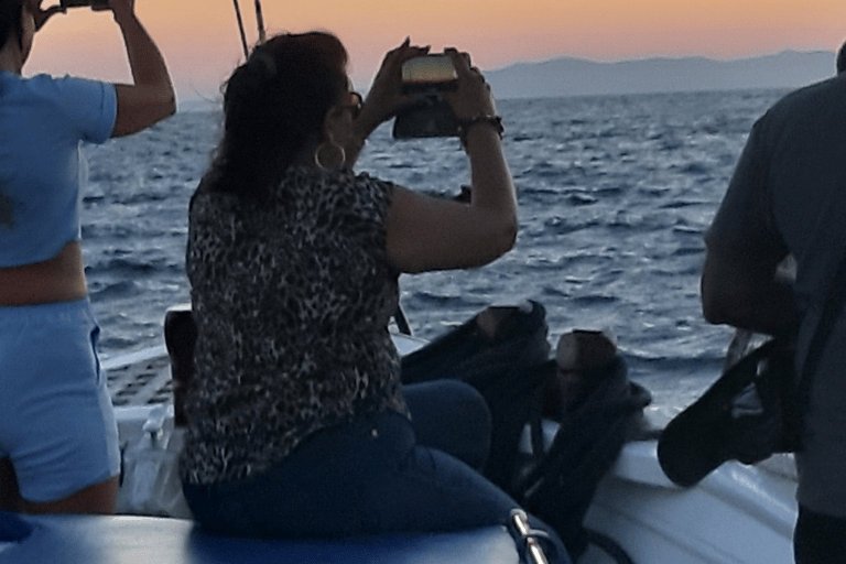 Mykonos: Passeio de barco ao pôr do sol com lanches e bebidasCruzeiro ao pôr do sol em Mykonos e Little Venice