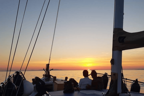 Mykonos: Passeio de barco ao pôr do sol com lanches e bebidasCruzeiro ao pôr do sol em Mykonos e Little Venice