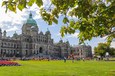 Desde Vancouver: Visita a los Jardines Butchart y VictoriaDesde Vancouver: Jardines Butchart y tour turístico por Victoria