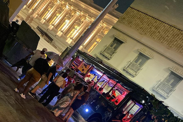 Cartagena by Night: Chiva Rumbera & Nightclub Cartagena by Night: Chiva Rumbera & Disco