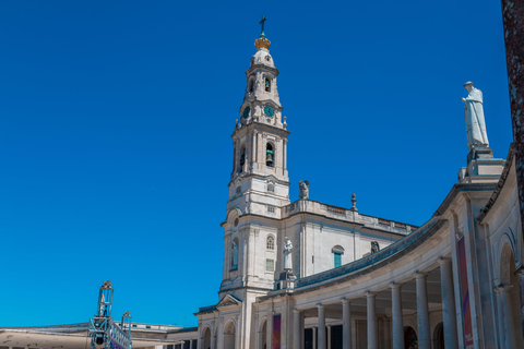 Lissabon: Tour in kleine groep naar Fátima, Batalha, Nazaré &amp; ÓbidosPrivé Fatima, Batalha, Nazare en Obidos Dagtocht Frans