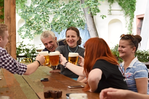 Prague : visite avec bière et dîner tchèque traditionnelVisite en russe de 3 h avec bière et dîner tchèque