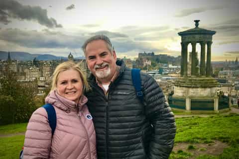 Edinburgh Christmas Tour com um local